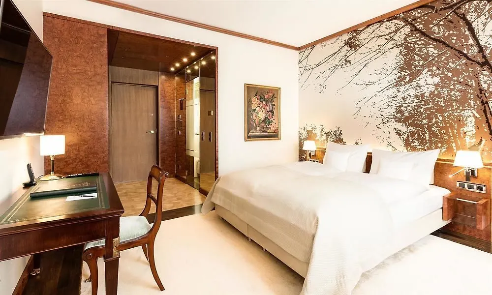 Living Hotel De Medici Dusseldorf 4*,